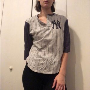 Yankees shirt